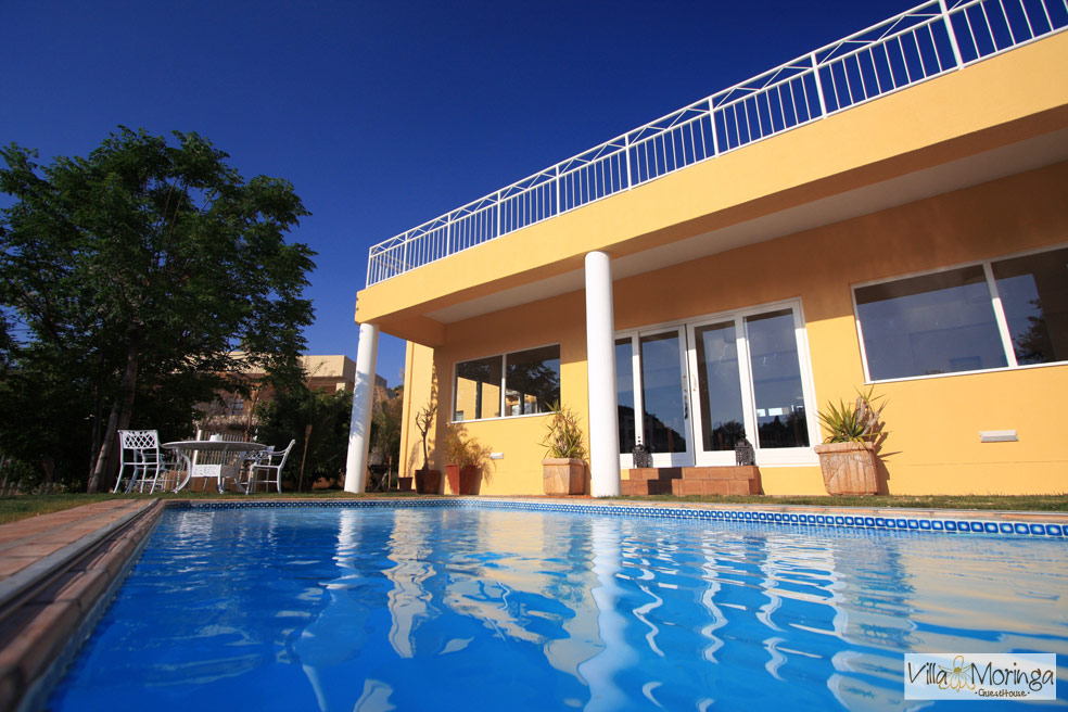 Na nossa piscina ou no jardim , aproveite os momentos que convidam ao conforto e bem-estar.